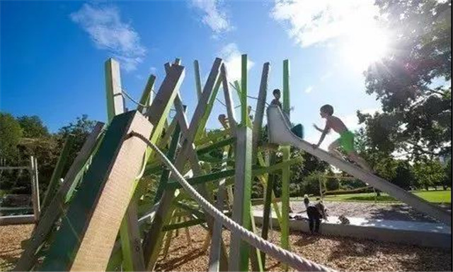 儿童户外活动场地